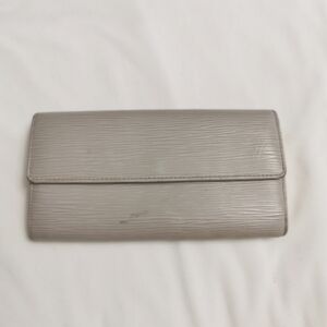 Authentic Louis Vuitton Epi Leather Sarah Wallet Two-Tone